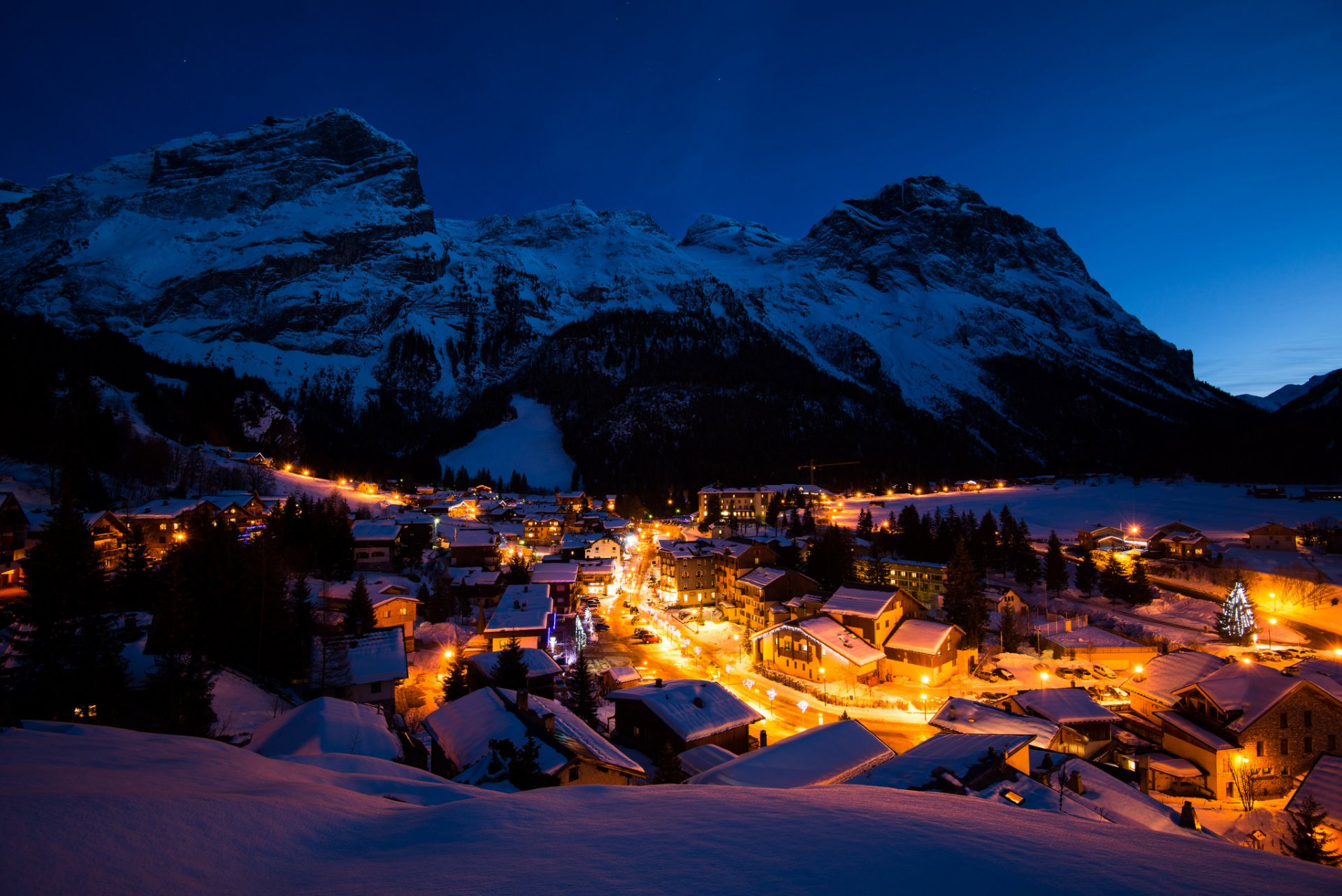 vanoise frankreich alpen land berge häuser gebäude nacht schnee lichter licht winter