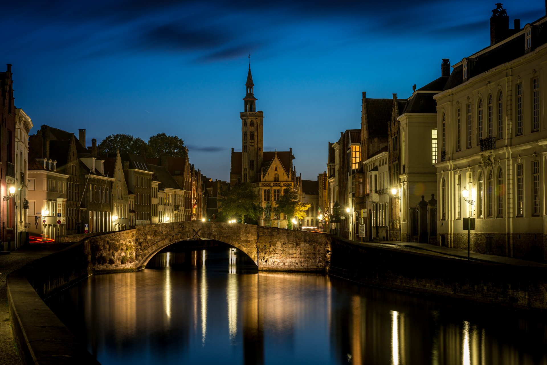 t. anna bruges west flanders night light