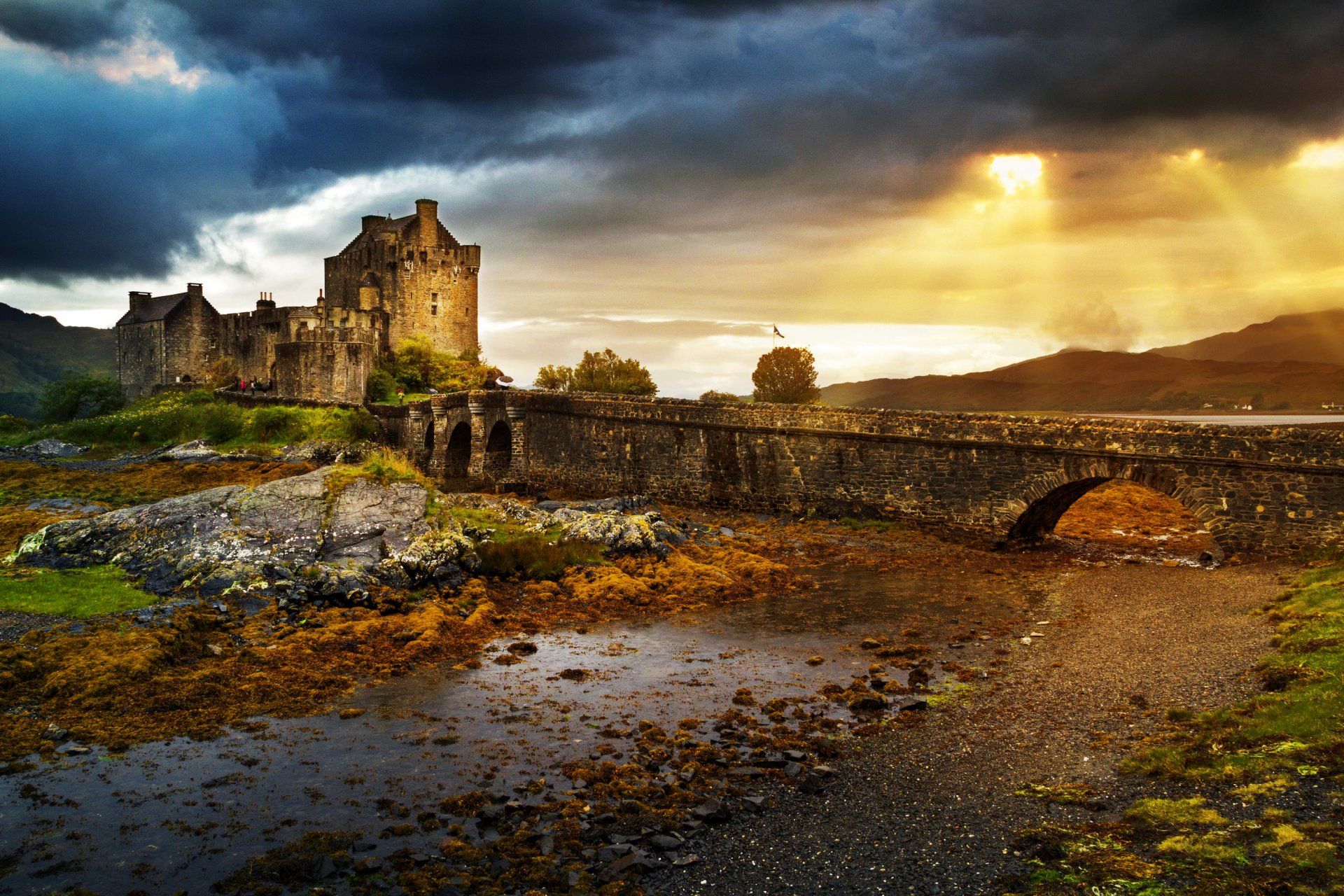 united kingdom castle ruins bridge sky eilean donan town photo