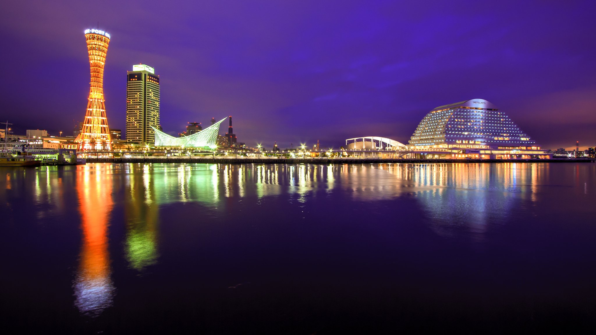 japan honshu kobe stadt hafen meerenge gebäude turm lichter beleuchtung nacht lila himmel