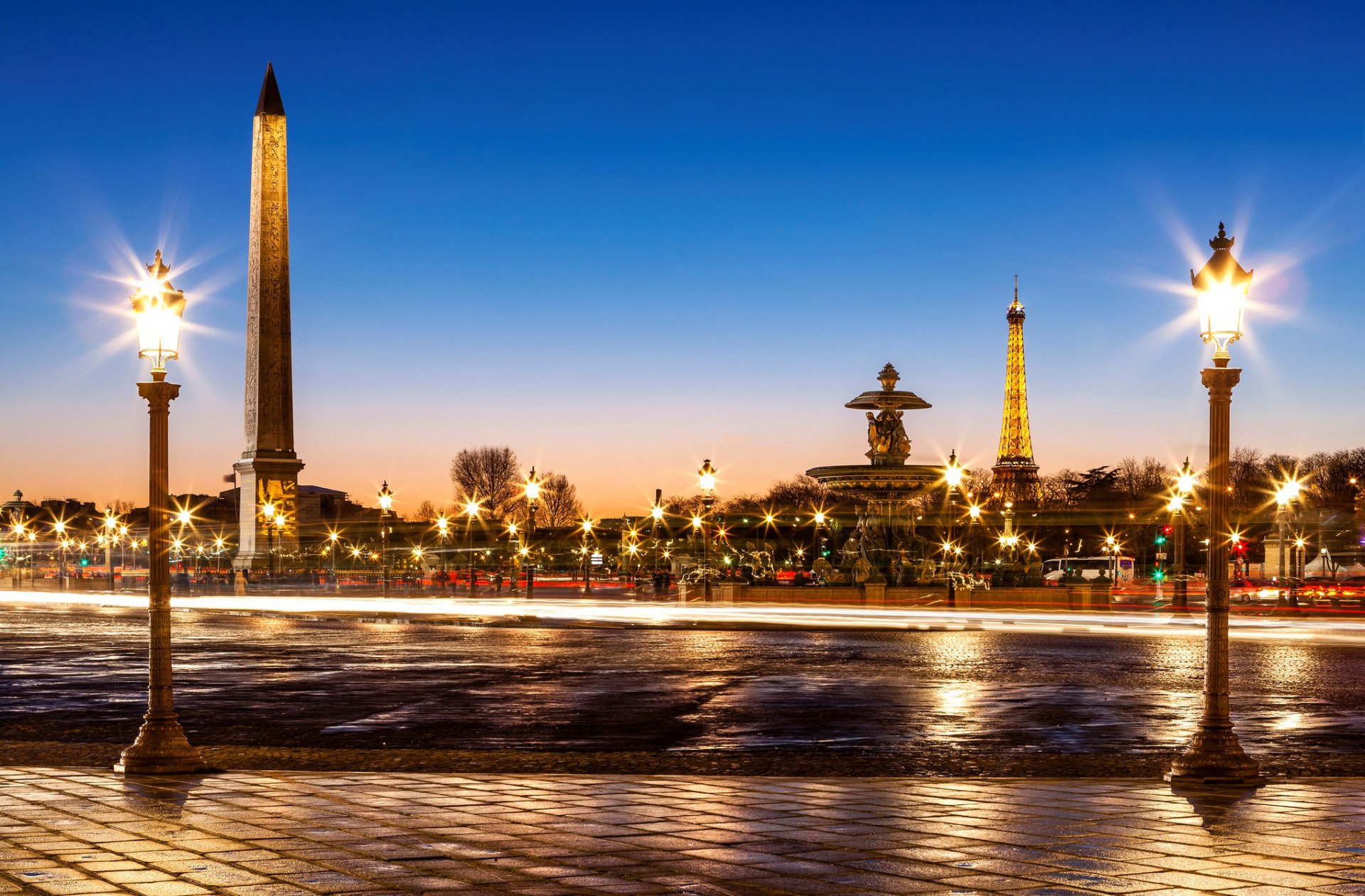 paris frankreich platz der zustimmung platz der zustimmung platz der zustimmung platz der zustimmung platz der zustimmung luxor-obelisk luxor-obelisk eiffelturm brunnen brücke stadt abend laternen beleuchtung straße ausstellung pflastersteine