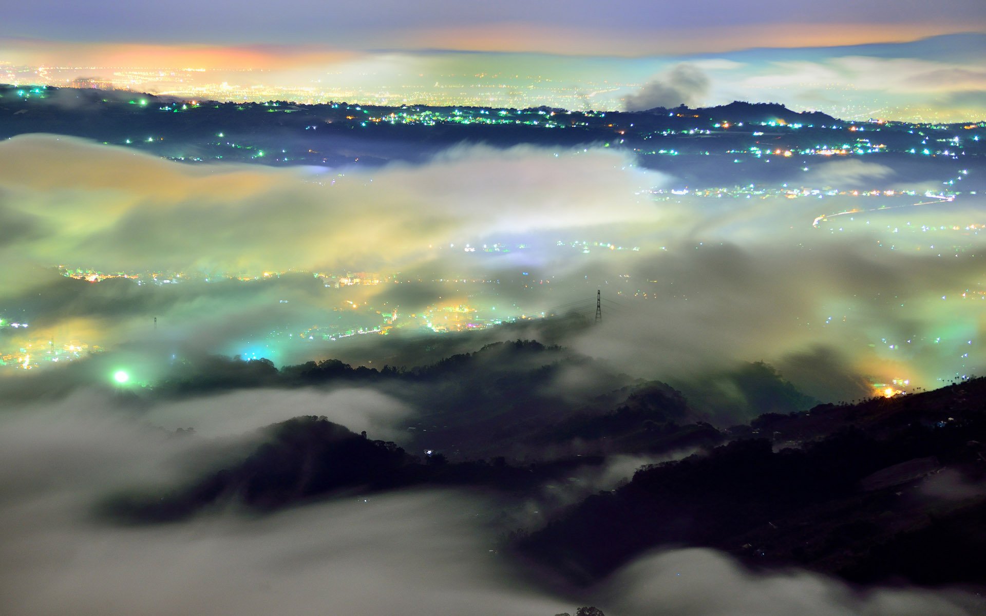 città notte nebbia nuvole luci