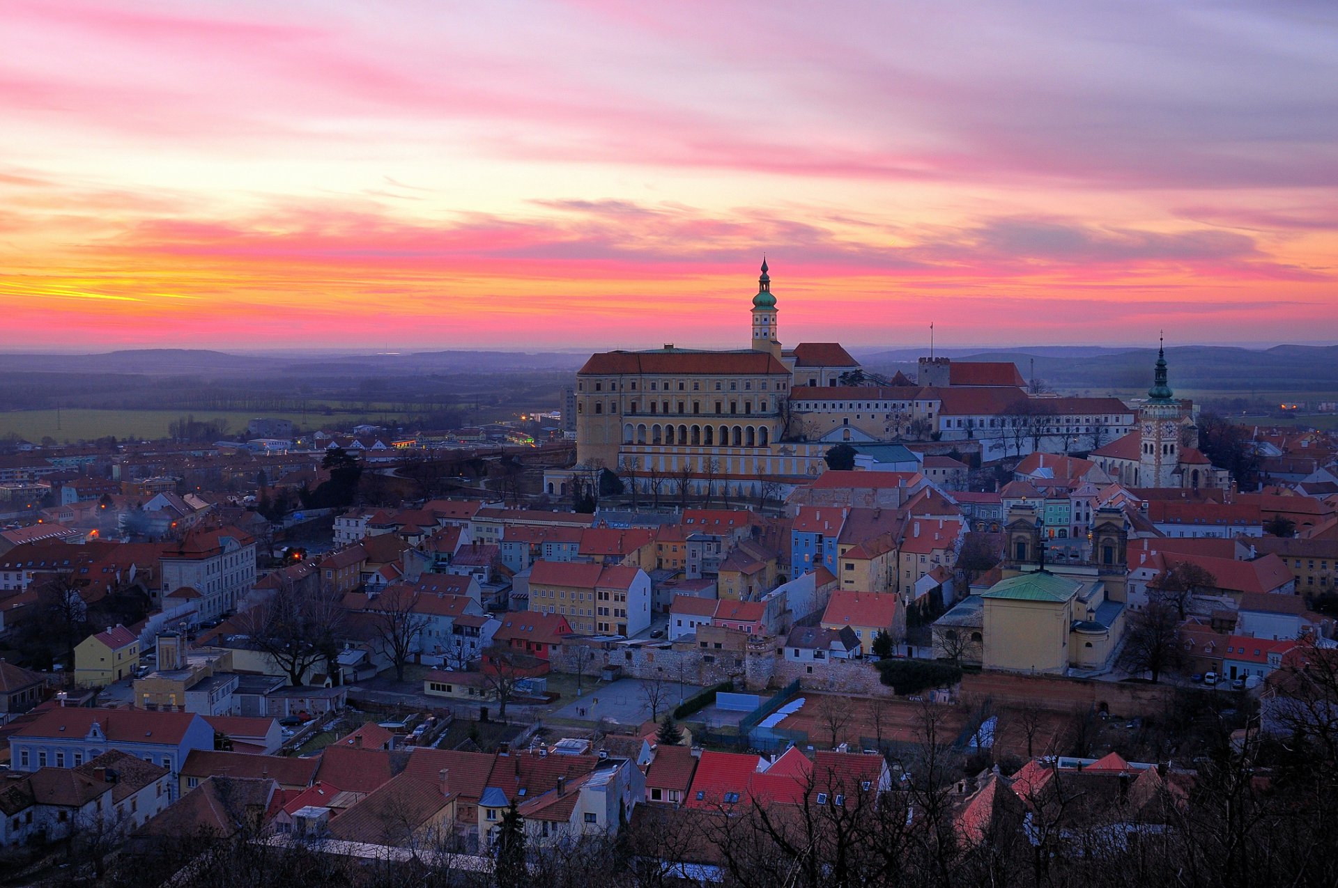 česká republika zámek mikulov repubblica ceca città sera tramonto