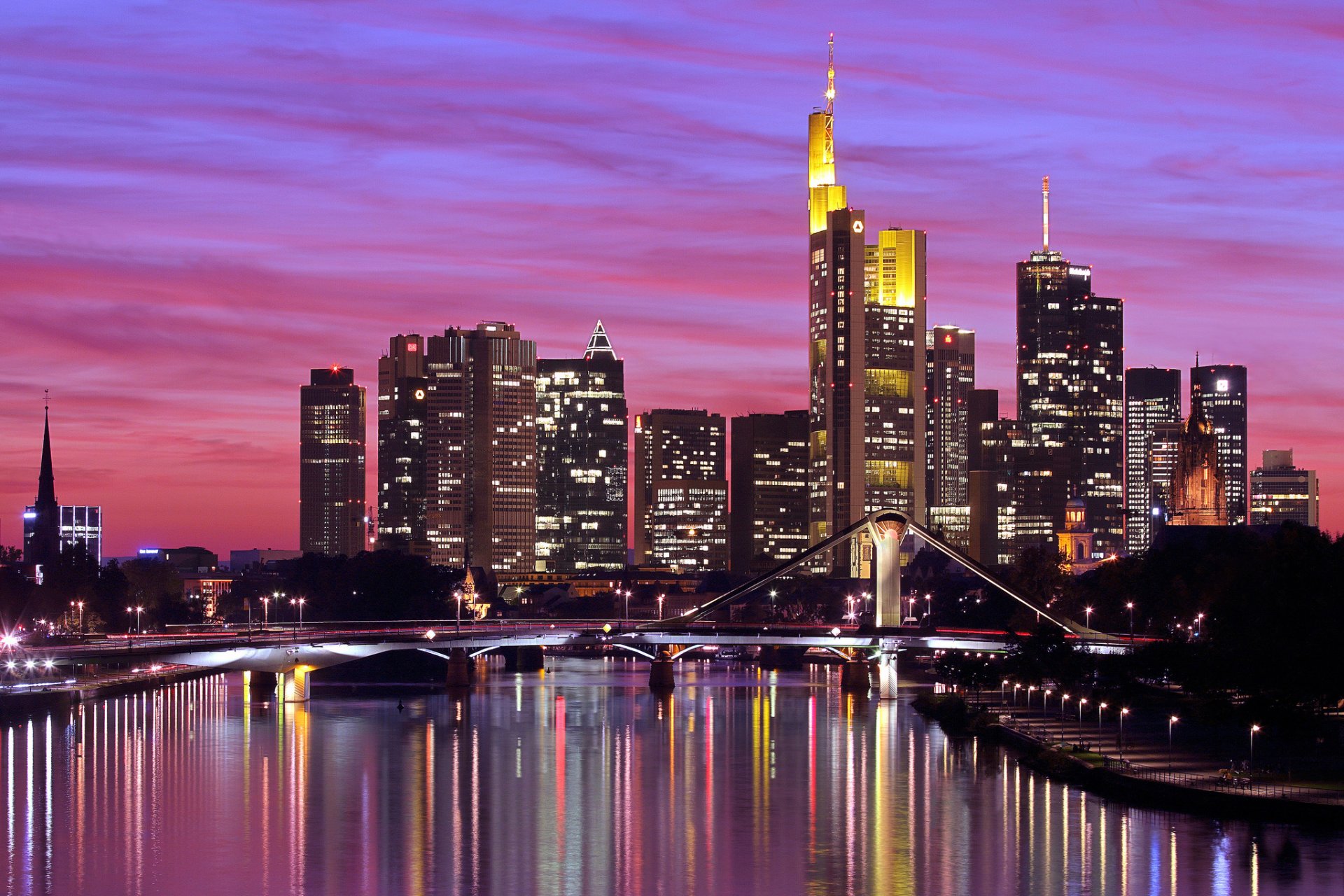 germania francoforte sul meno francoforte sul meno città fiume meno ponte retroilluminazione luci illuminazione riflessione sera cielo tramonto edifici case grattacieli grattacieli