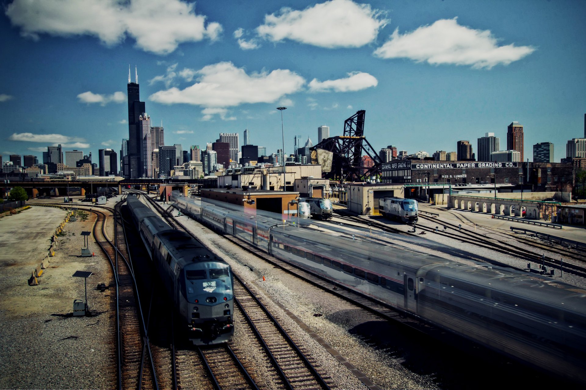 chicago illinois ciudad trenes ferrocarril rascacielos nubes