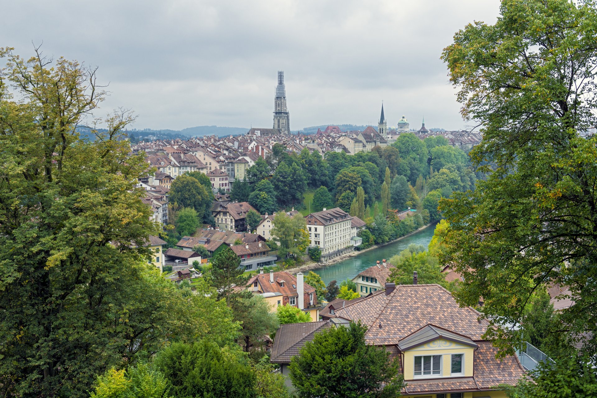 berno szwajcaria panorama rzeka budynki drzewa