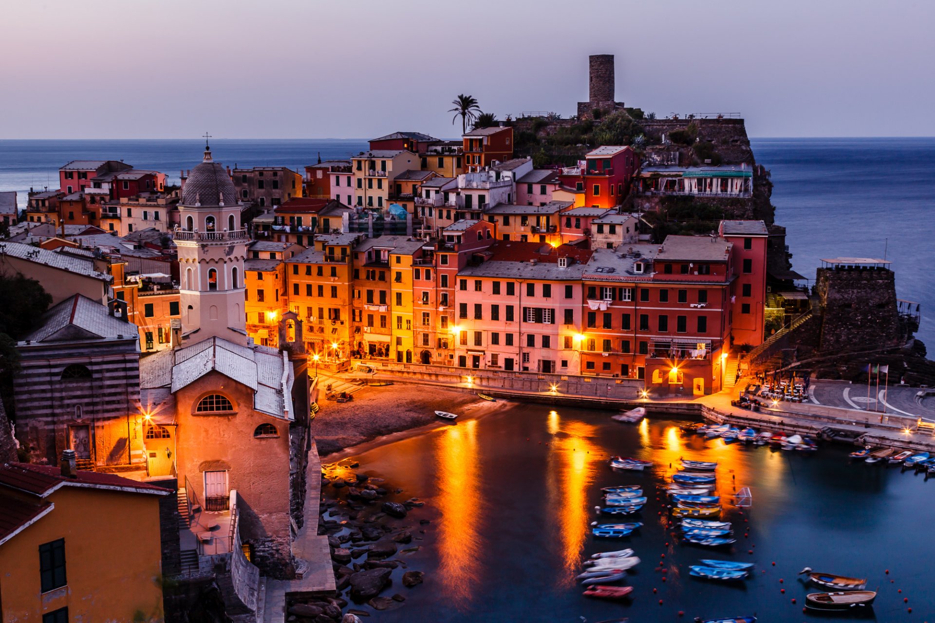 vernazza liguria italy cinque terre gulf of genoa cinque terre gulf of genoa coast buildings panorama