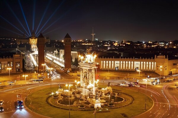 Brunnen und Lichter der spanischen Nacht