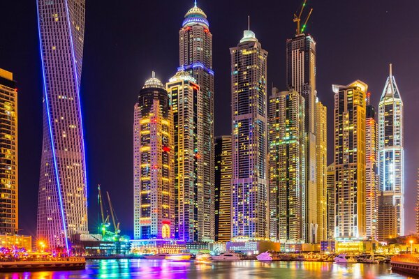 Moderne arabische Nacht in Dubai