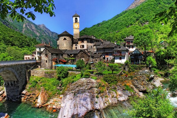 La ville fascinante du Tessin en Suisse