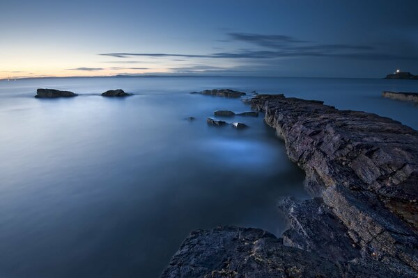 Die Landschaft des Abendsees in Großbritannien