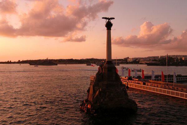 Photo of the monument to the submerged ships in Sevastopol