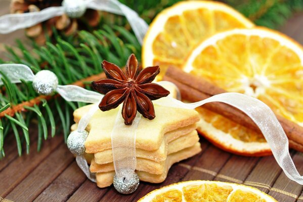 Biscotti di Natale con anice stellato alla cannella