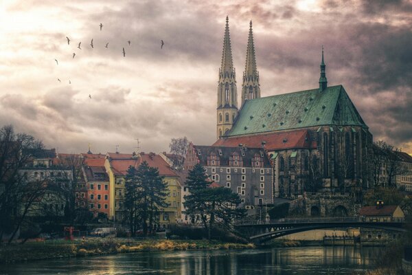 Kościół Görlitz, most na rzece w Niemczech