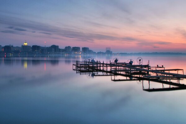 Puesta de sol en el lago Madison