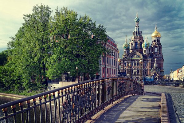 St. Petersburg, the bridge leading to the Sapas Church on the Blood