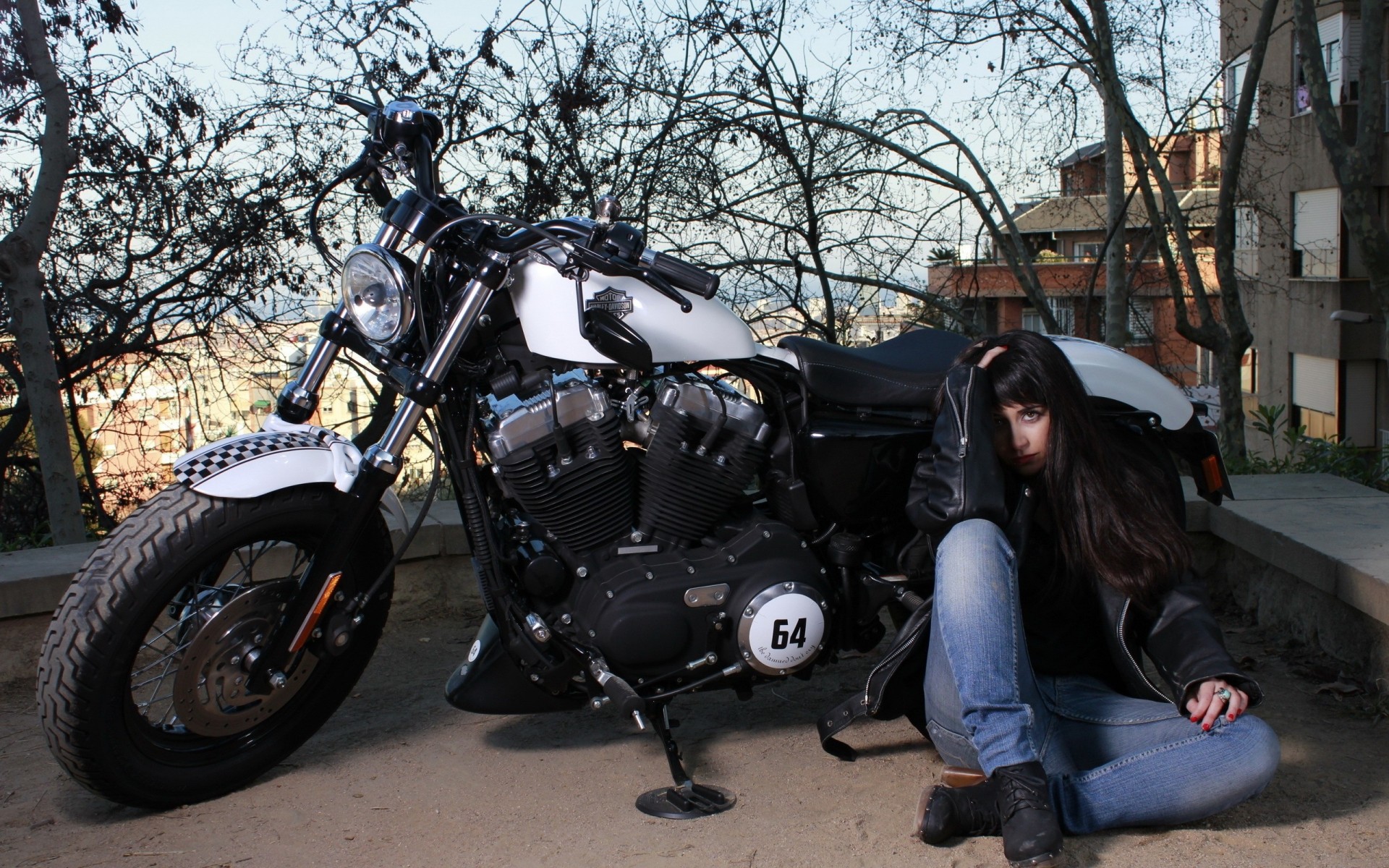 calle chica motocicleta