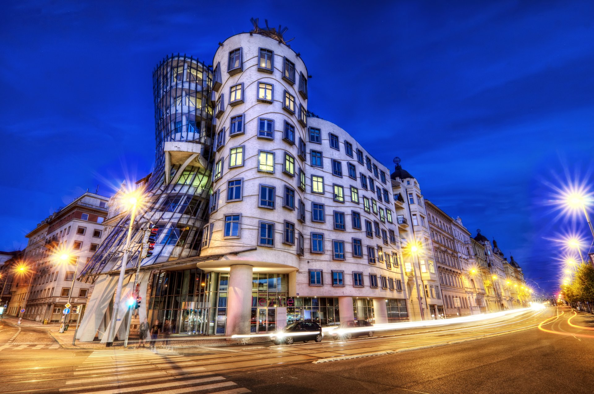 praha prague česká republika czech republic czech republic town tančící dům dancing house architecture building night road pedestrian machinery extract lights lamp