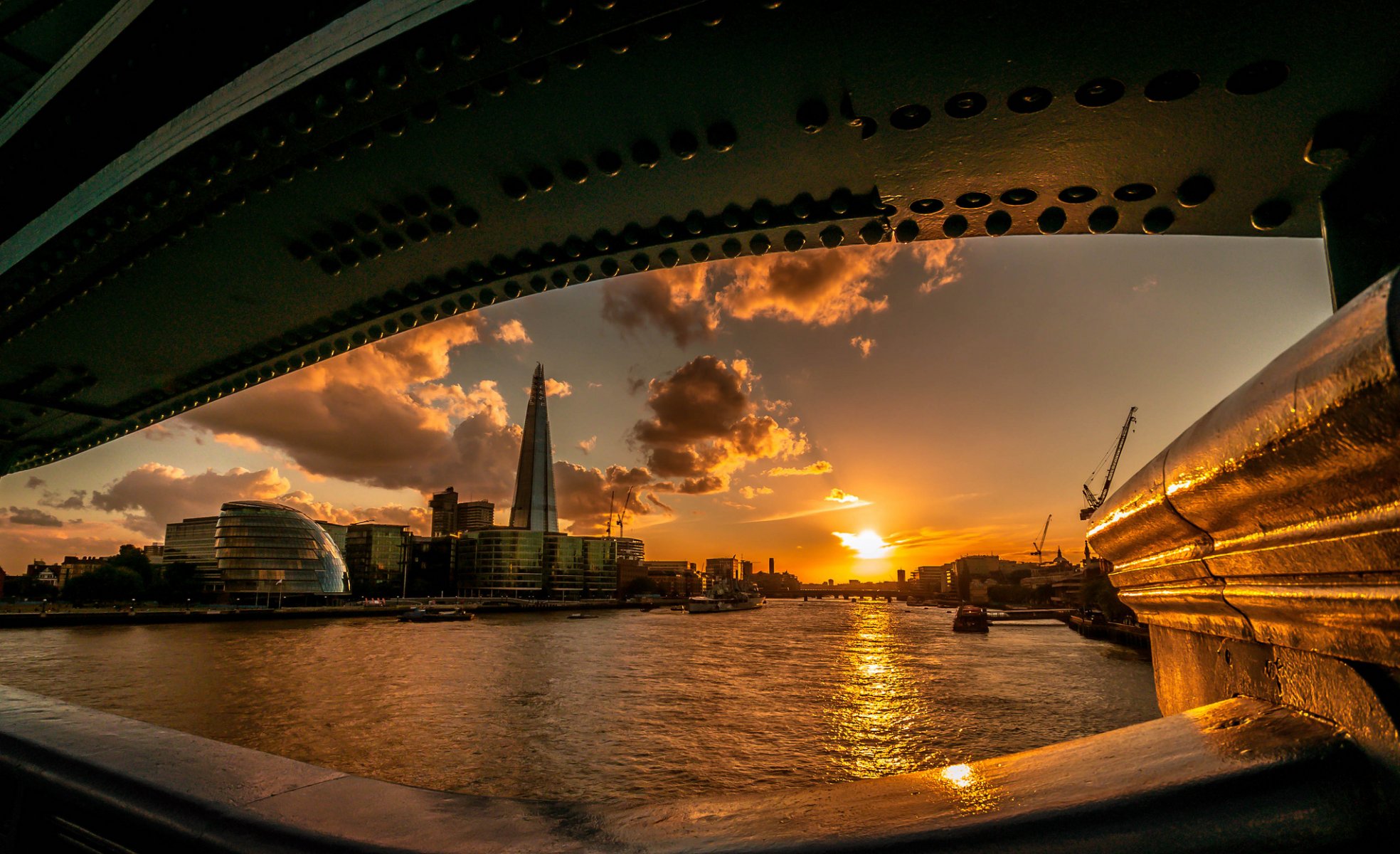 londra ponte fiume sole tramonto