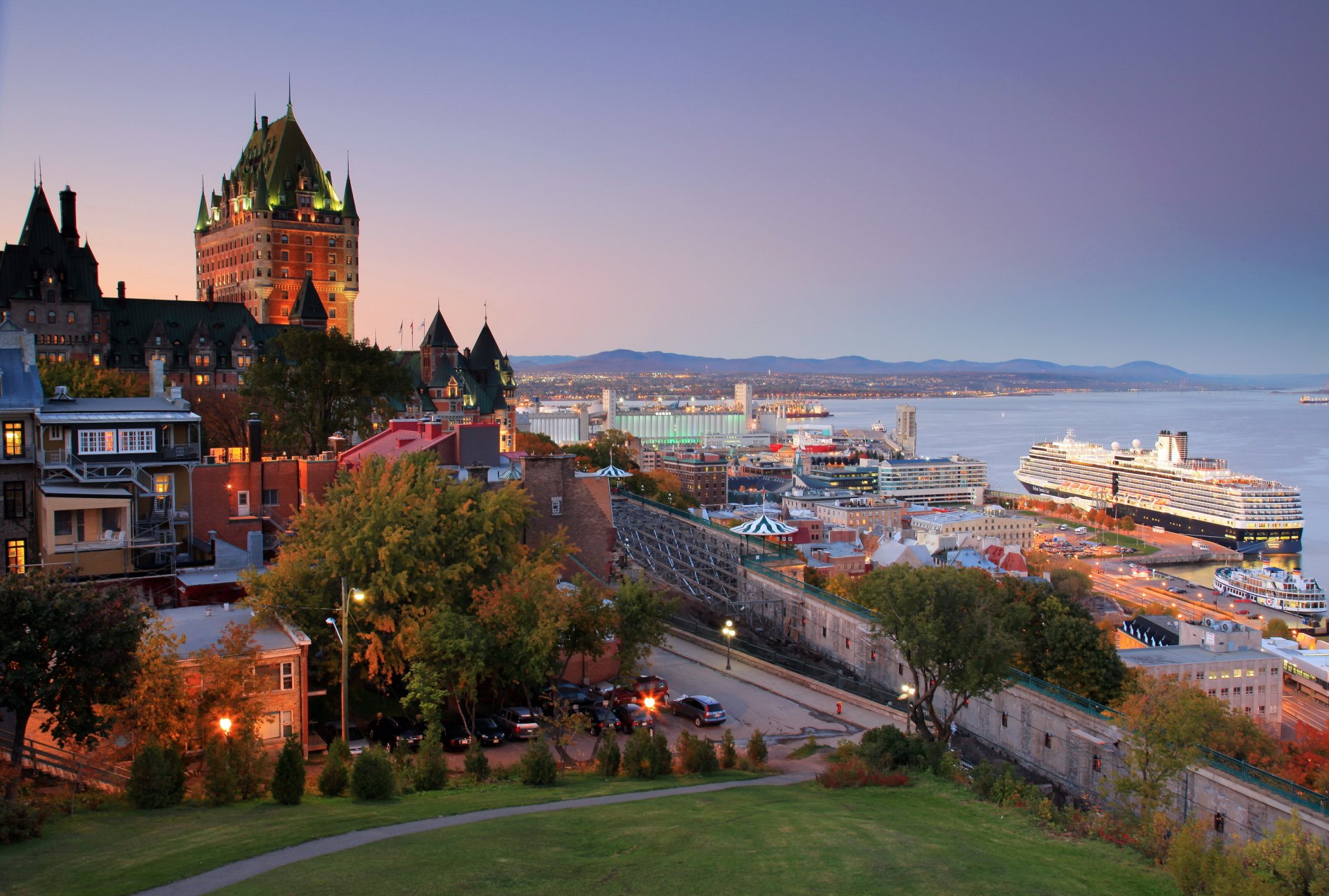 stadt von kanada cuebec kanada provinz quebec city meer bucht schloss promenade hafen stadt zuhause abend landschaft sonnenuntergang kreuzfahrtschiff schiff