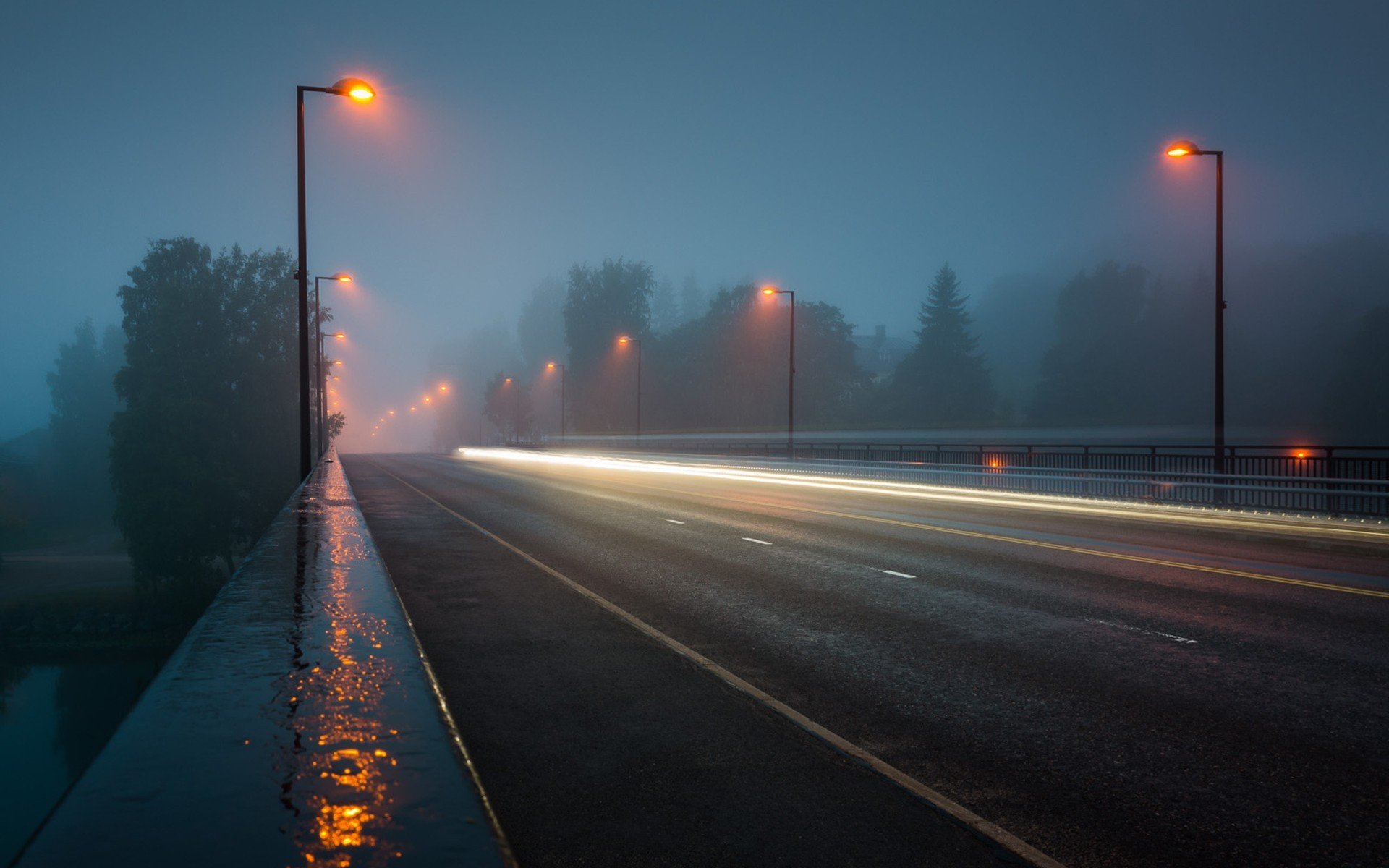 straße abend nebel laternen