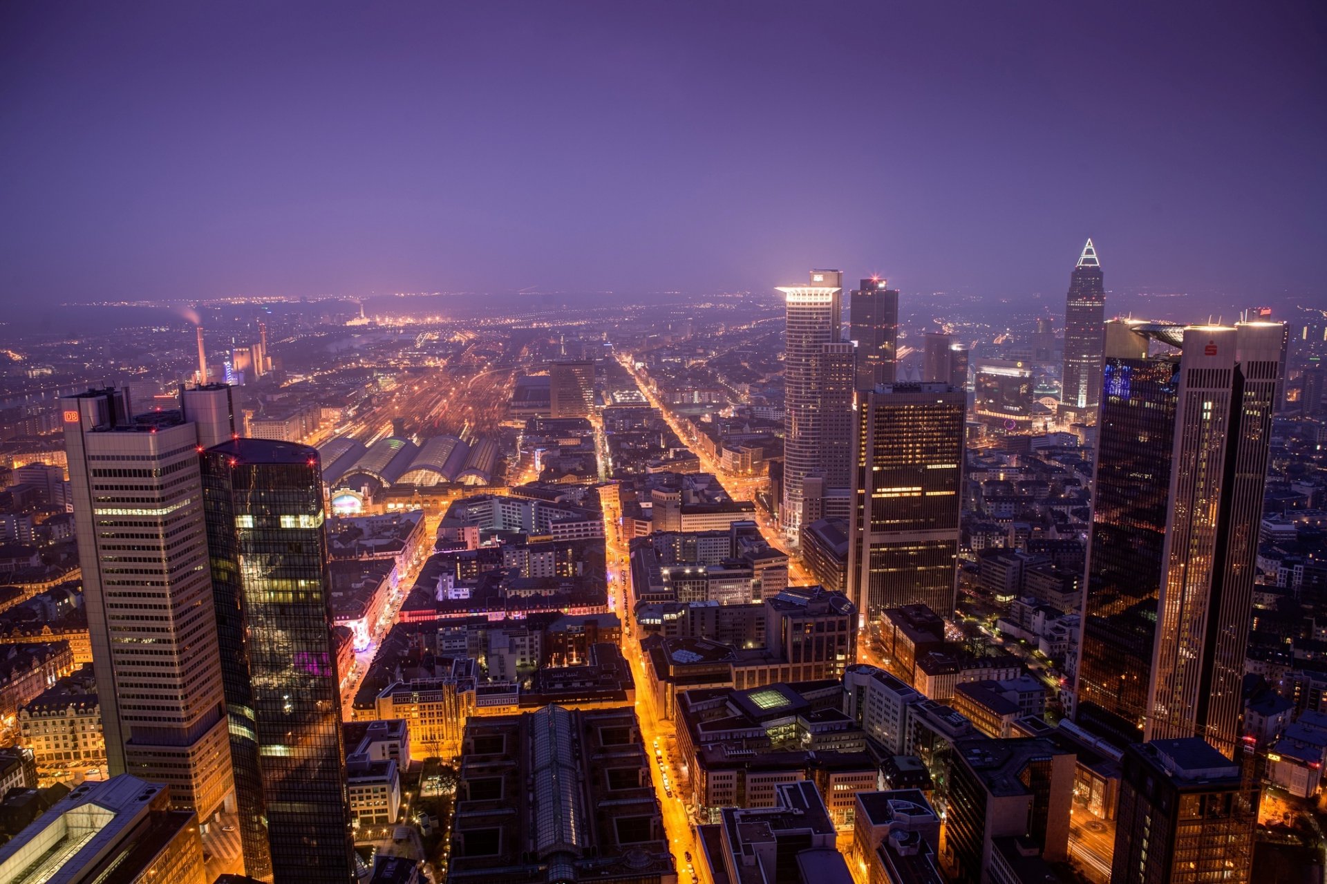 frankfurt am main deutschland frankfurt am main stadt abend panorama ansicht nacht lichter wolkenkratzer häuser hochhäuser gebäude