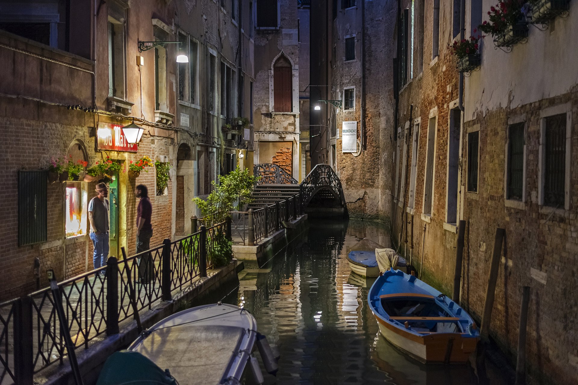 venedig kanal boote nacht sommer laternen