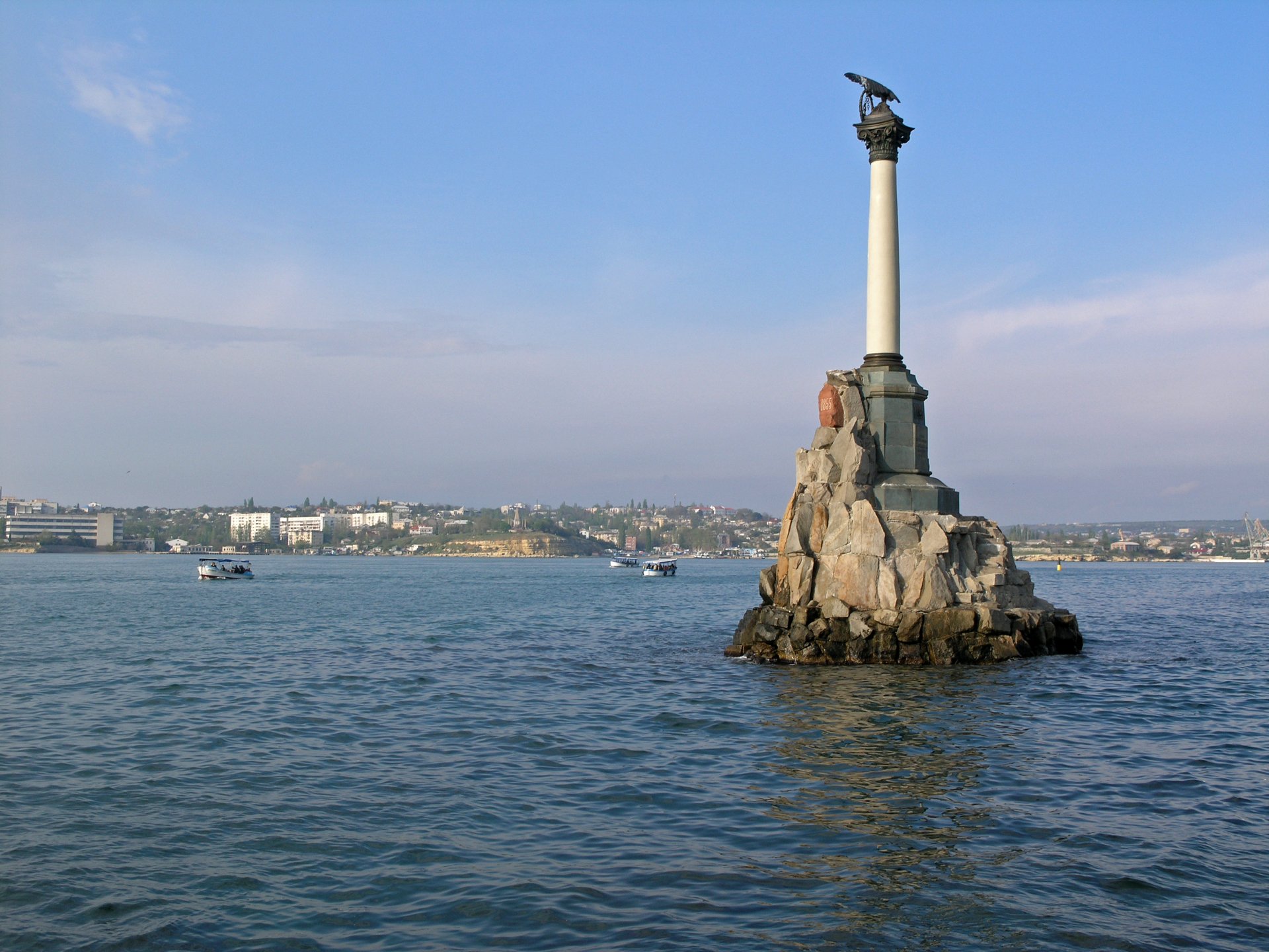 sewastopol stadt held wasser denkmal für überflutete schiffe krim russland