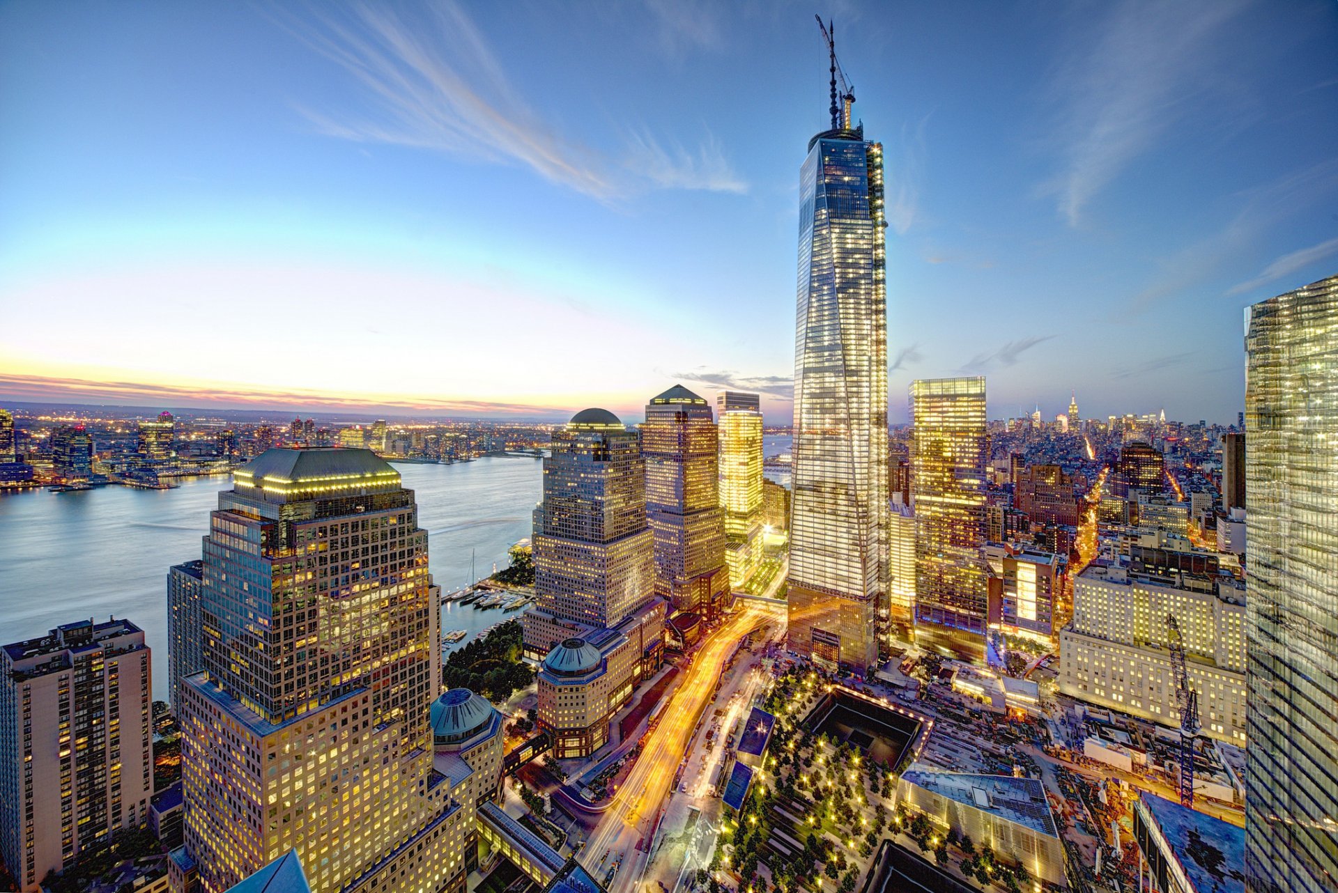 nueva york manhattan 1 world trade center torre de la libertad cci estados unidos world trade center ciudad luces noche rascacielos rascacielos edificios casas panorama