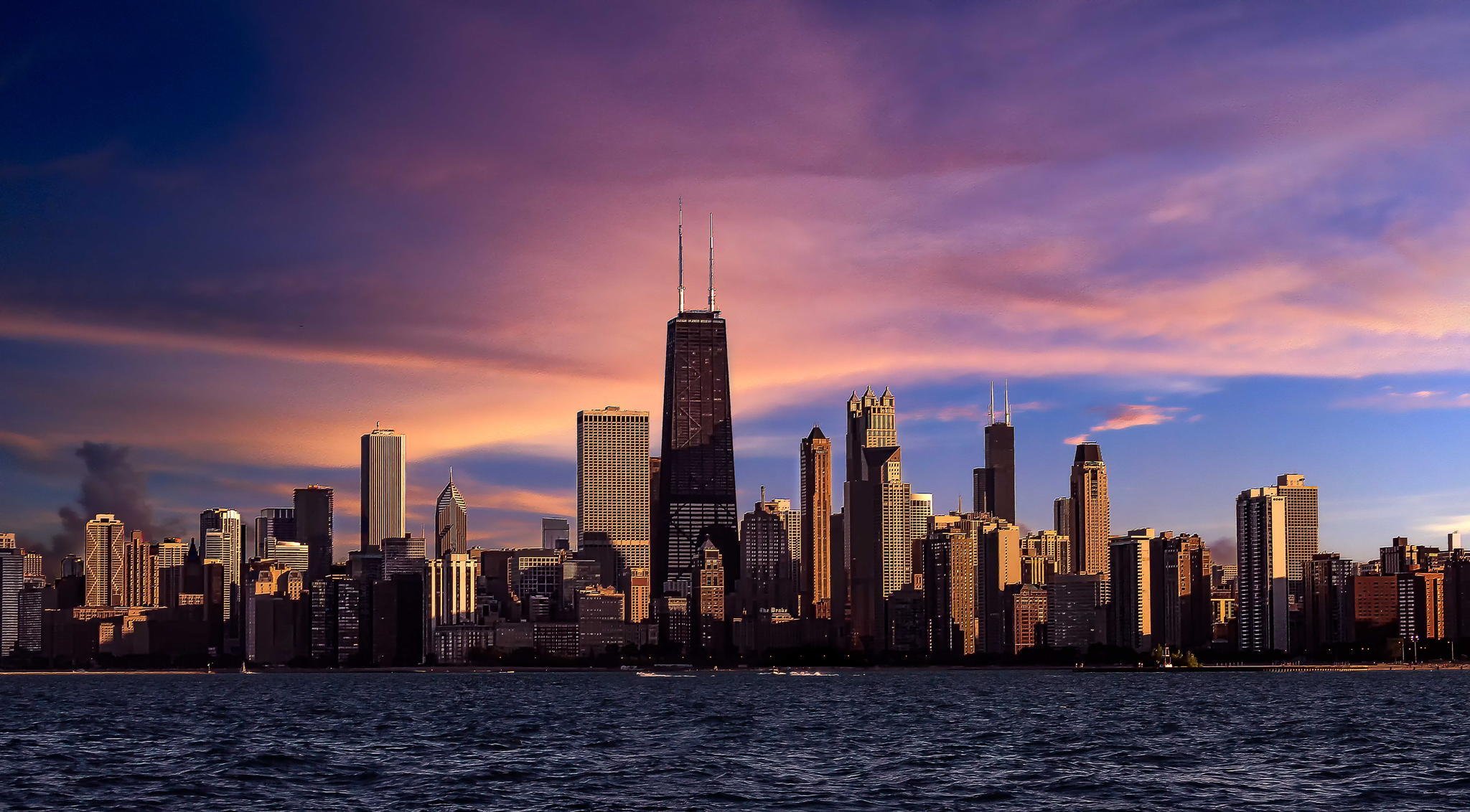 chicago illinois stadt fluss wolkenkratzer abend sonnenuntergang