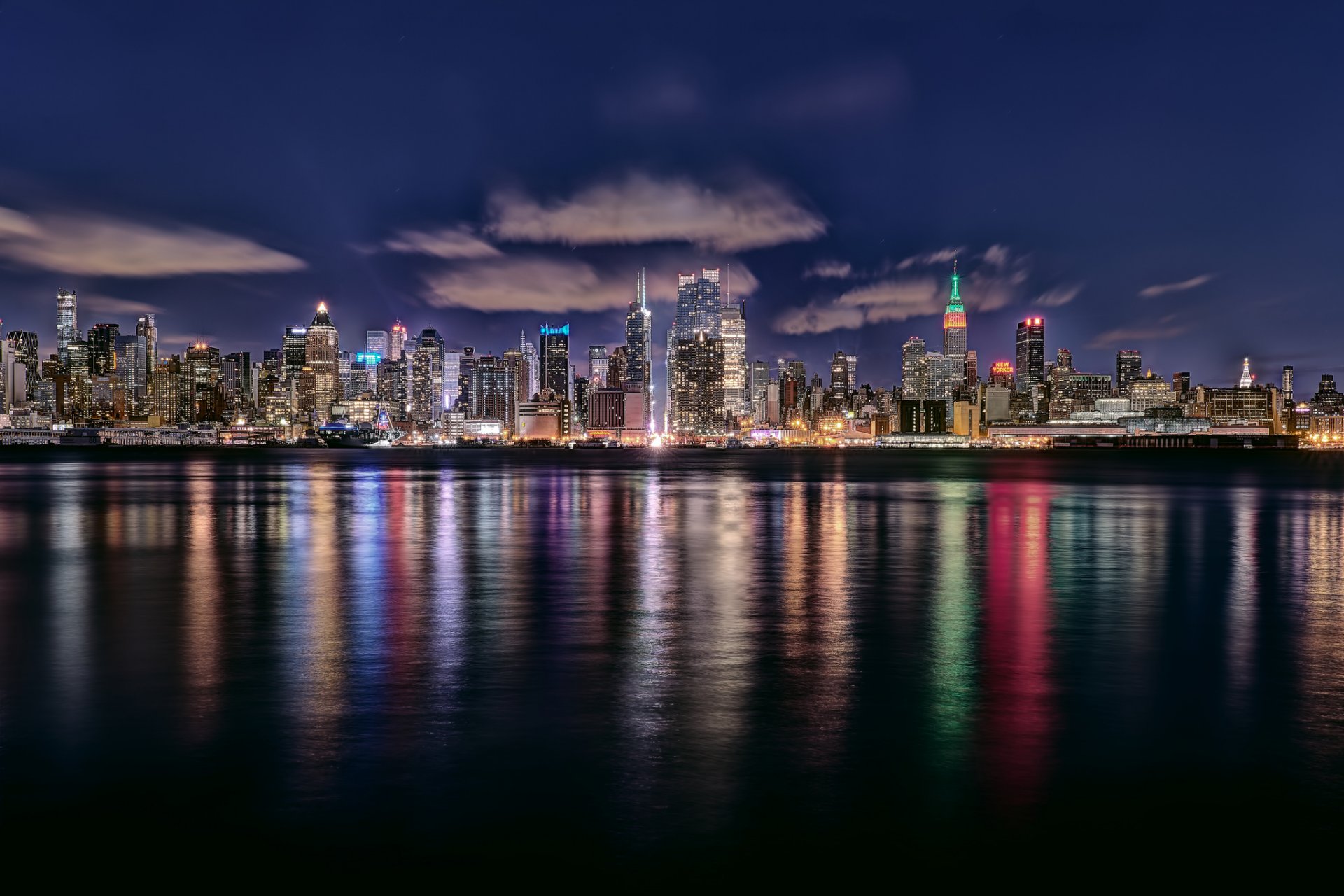 ciudad nueva york estados unidos noche nubes cielo agua hogar luz de fondo