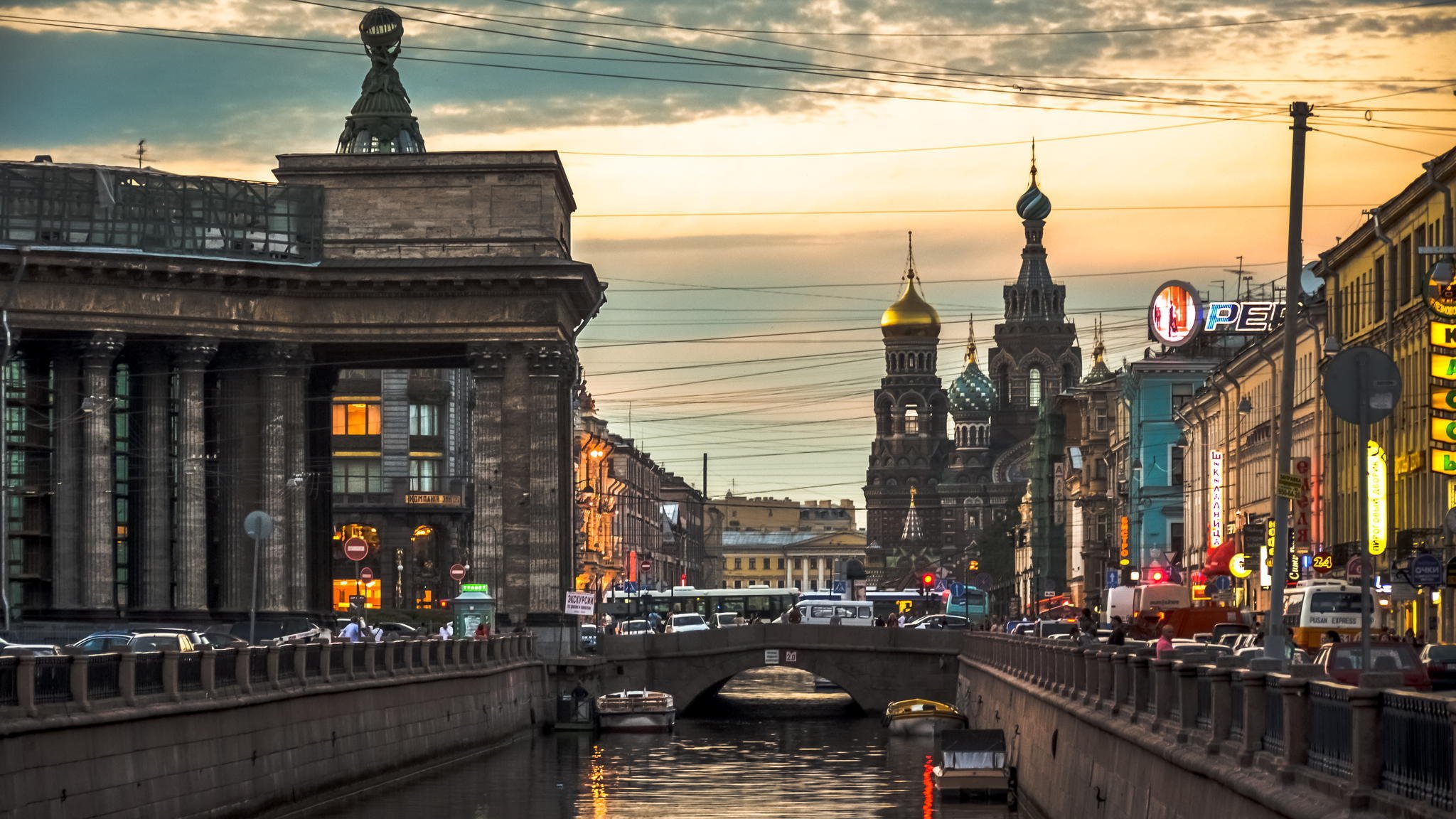 saint-pétersbourg peter russie saint-pétersbourg canal griboedov centre perspective nevsky