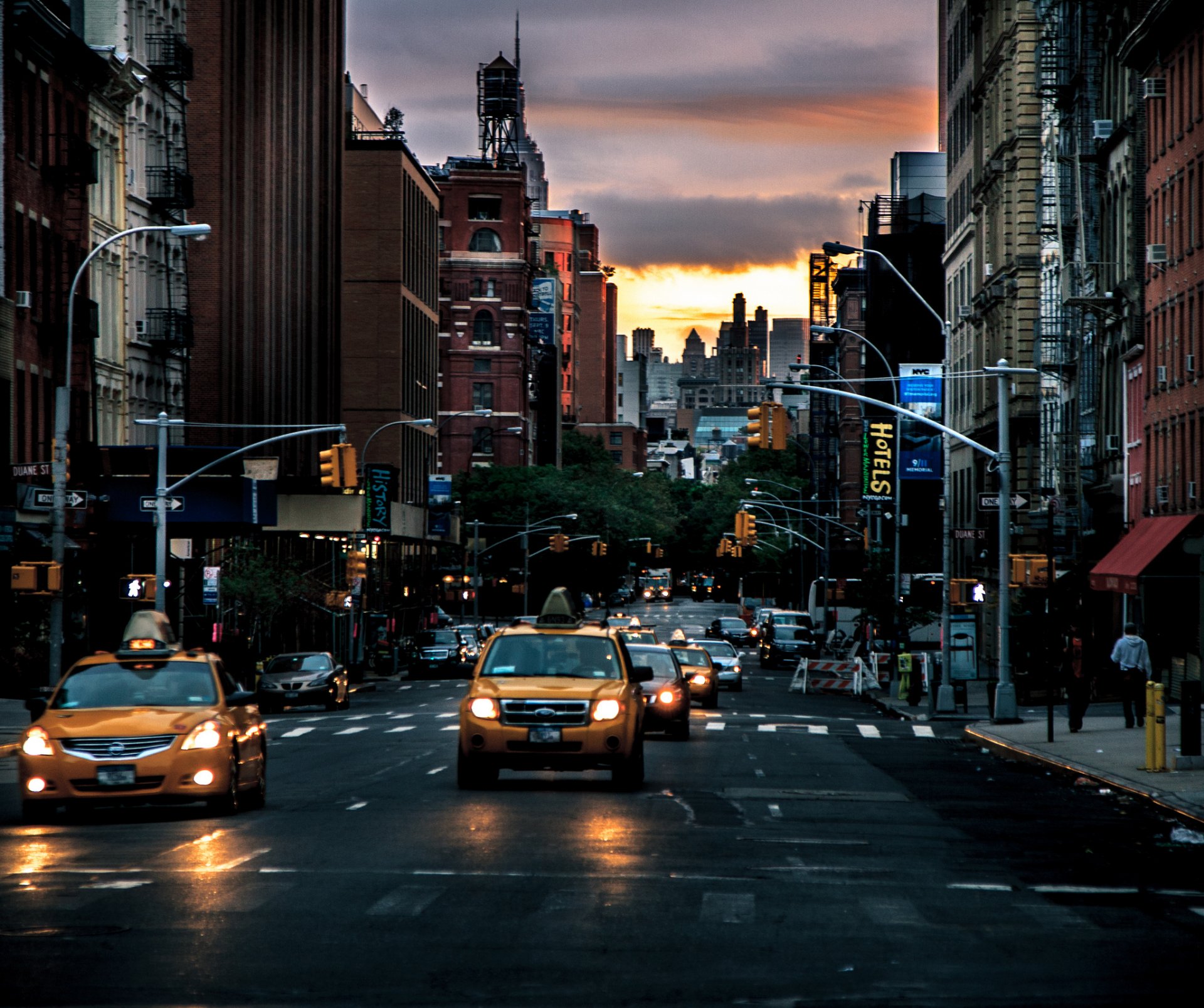 new york street taxi dawn