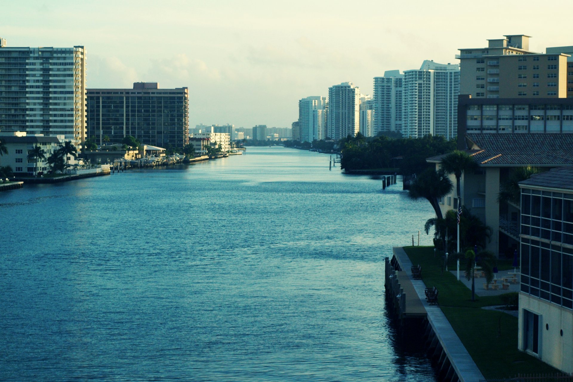 miami florida abend wasser hochhäuser vize-stadt