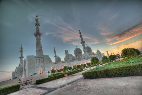 Puesta de sol en la Mezquita Sheikh Zayed