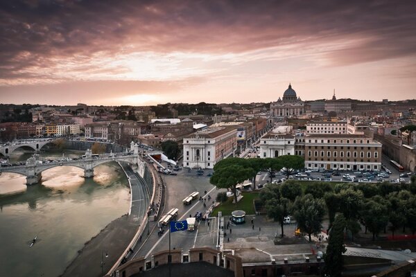 Rues du Vatican à la lumière du coucher de soleil