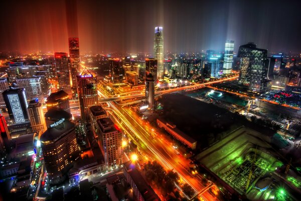 Rascacielos en la metrópoli nocturna-Beijing