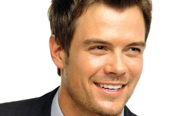 Photo of actor Josh duhamel