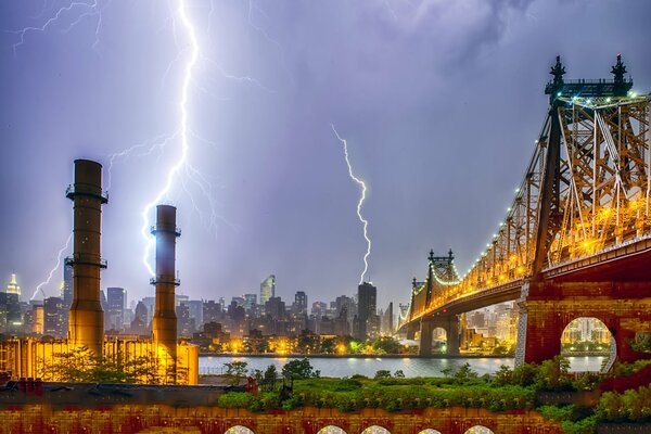 Temporale notturno a New York illuminazione