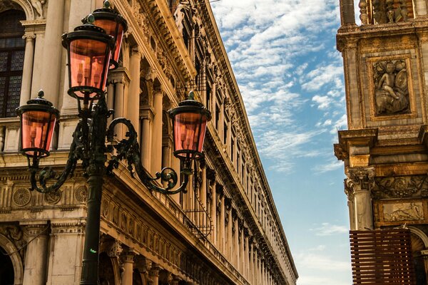 Belle Venise avec une architecture inoubliable