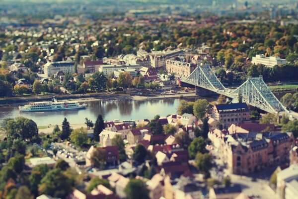 Brücke über den Fluss in Deutschland