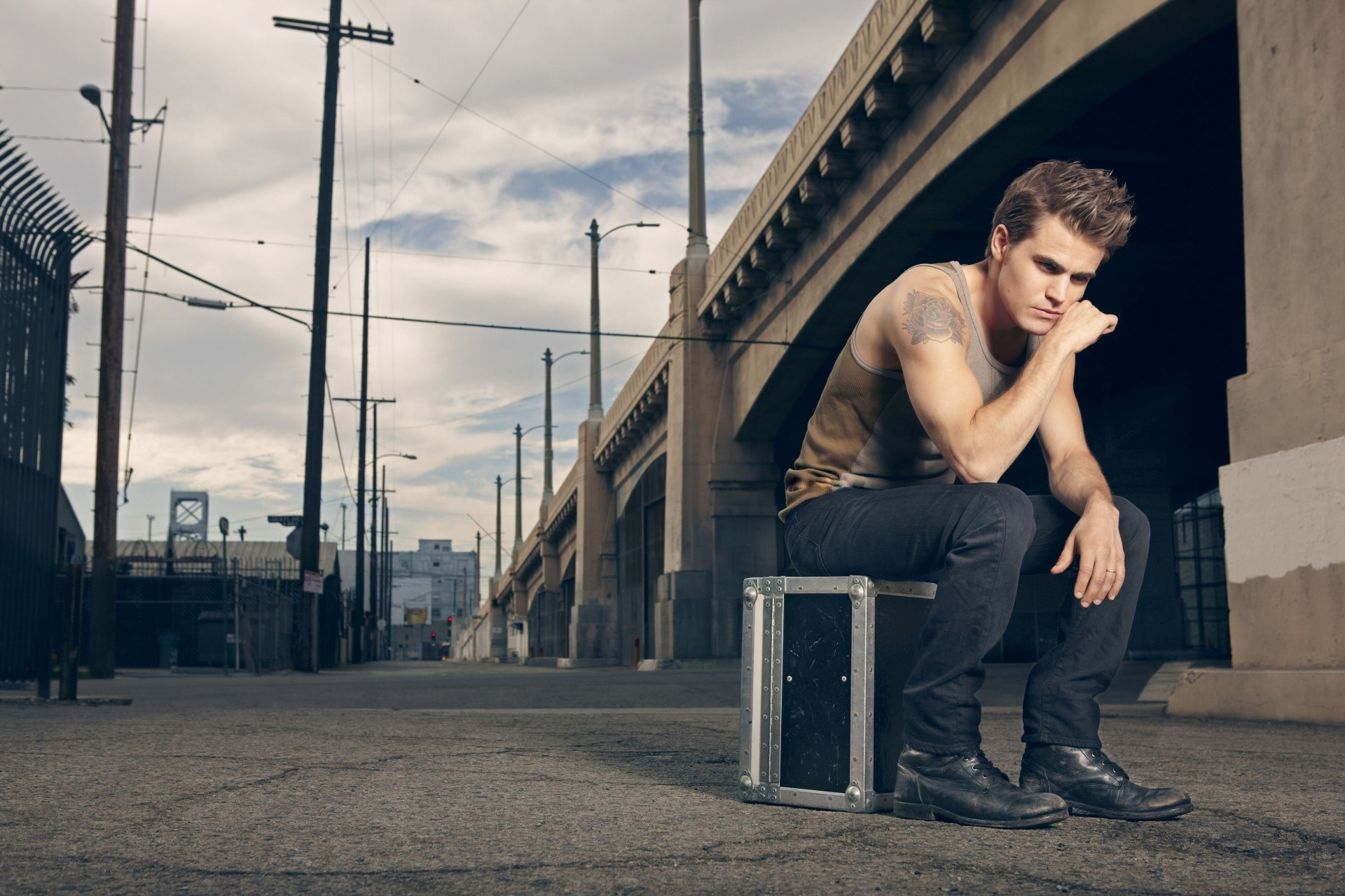 rose paul wesley publicité photo tatouage acteur