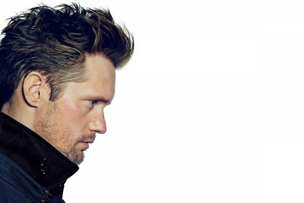 Servizio fotografico con Alexander Skarsgård per la rivista