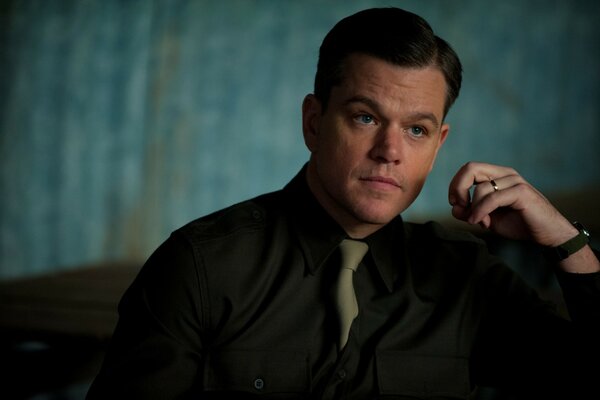 Foto di Matt Damon in camicia nera