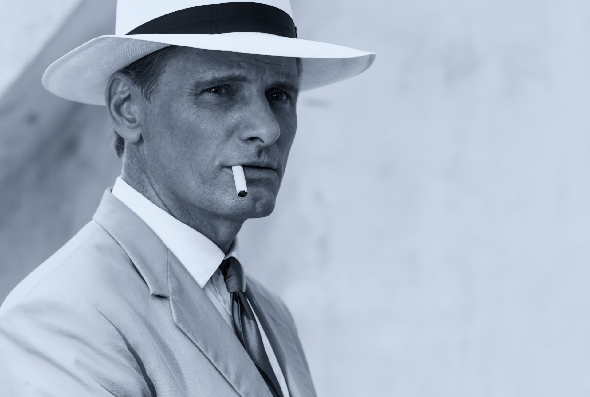 hat portrait viggo mortensen actor