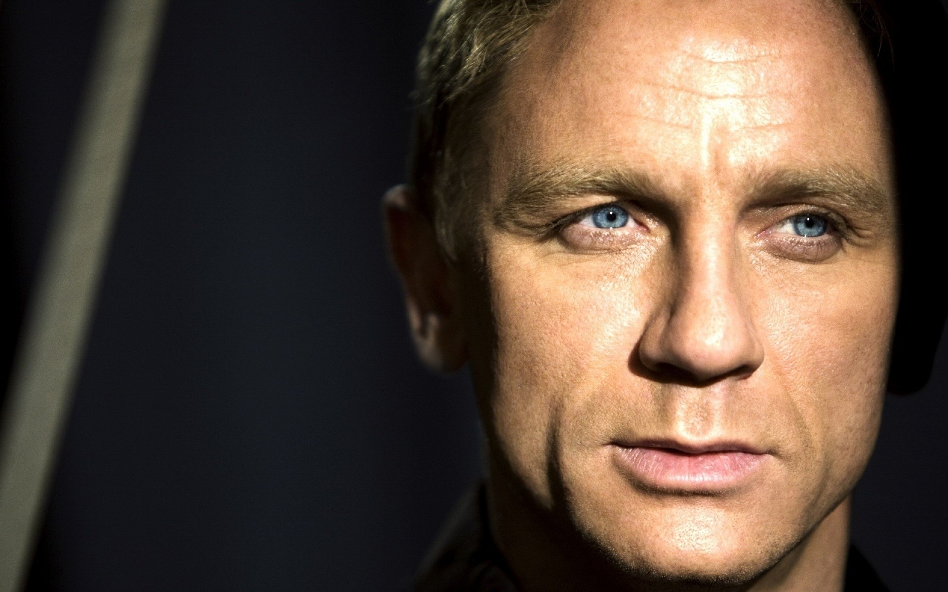 hombre daniel craig wroughton daniel craig daniel craig bond james bond retrato agente 007 daniel craig actor