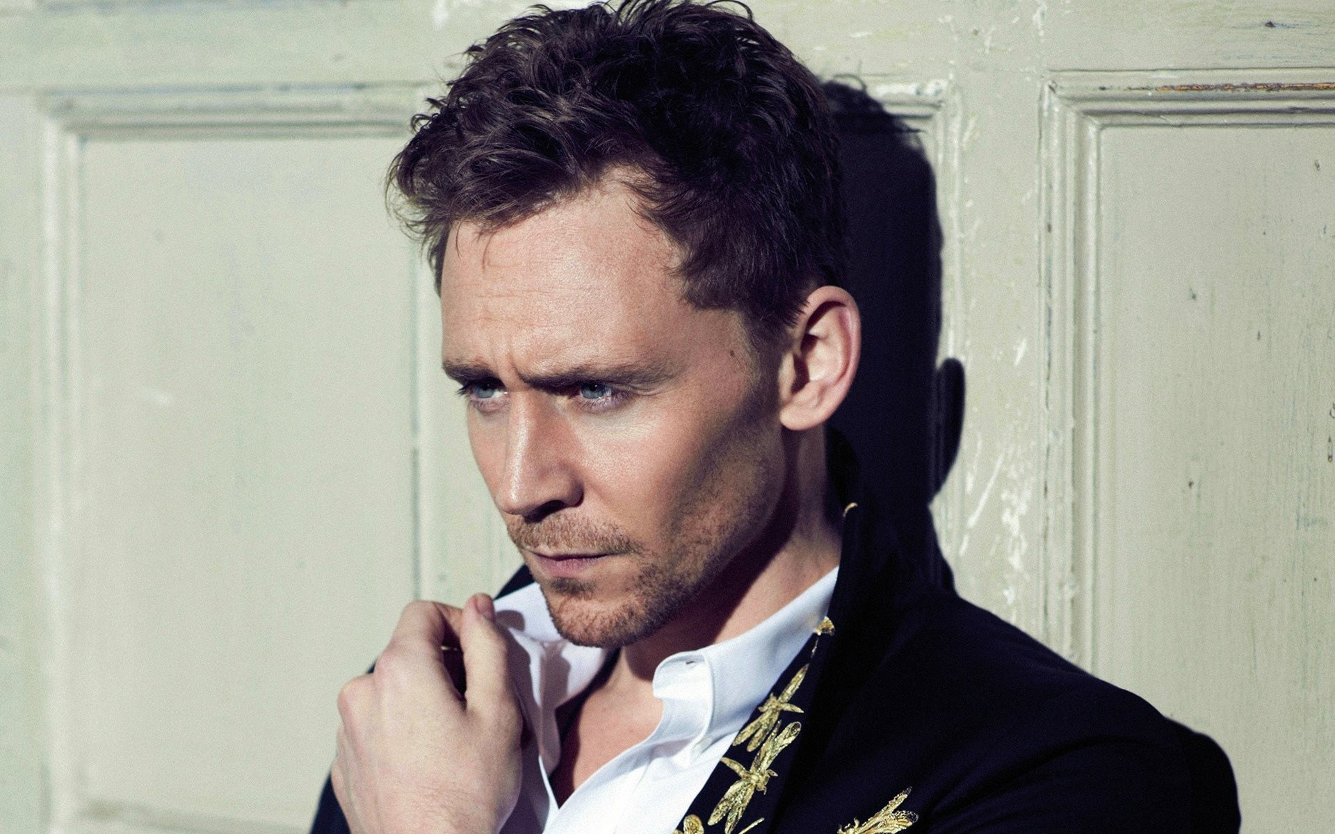 tom hiddleston visage homme vue hiddleston acteur