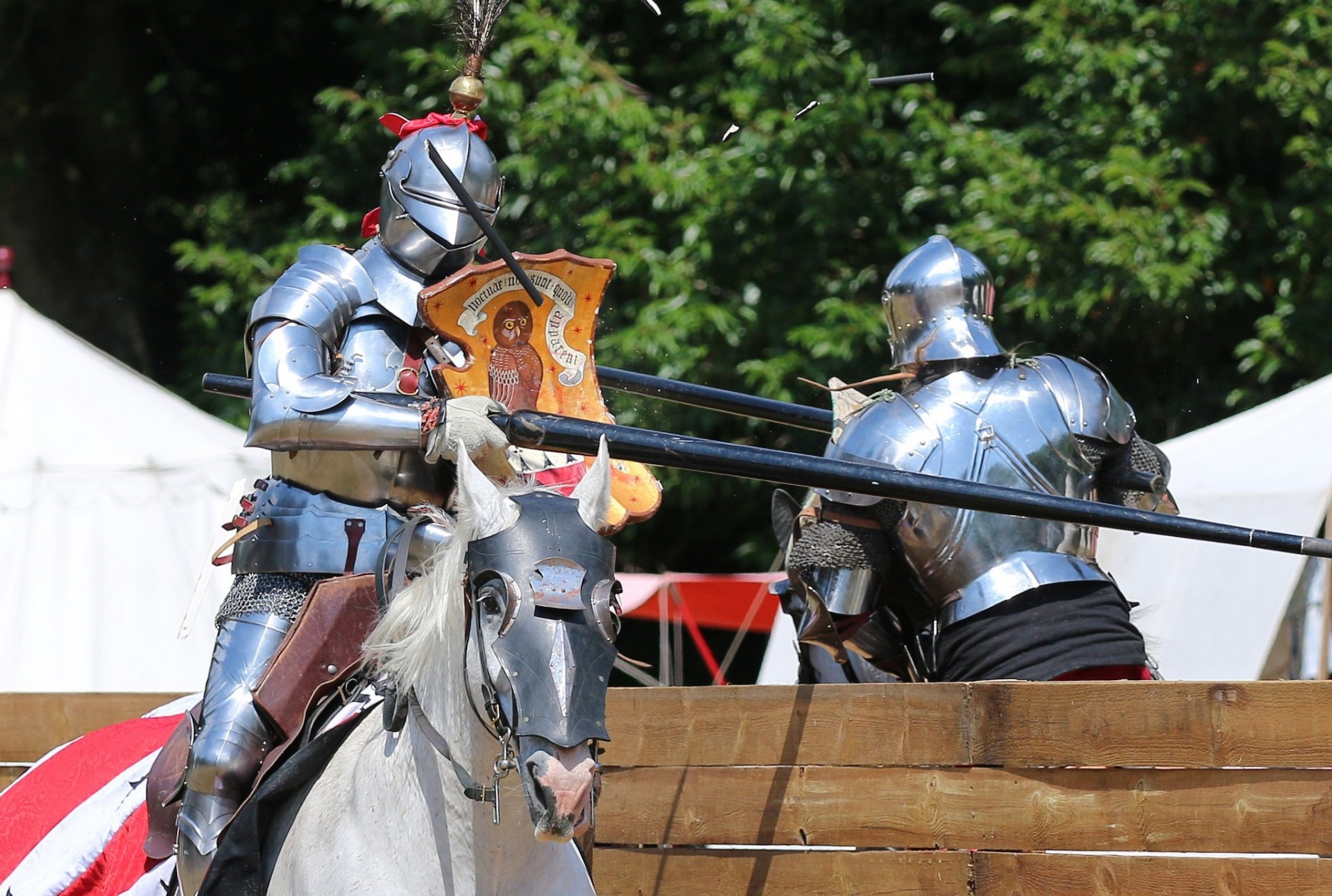 métal tournoi armure chevaliers cheval