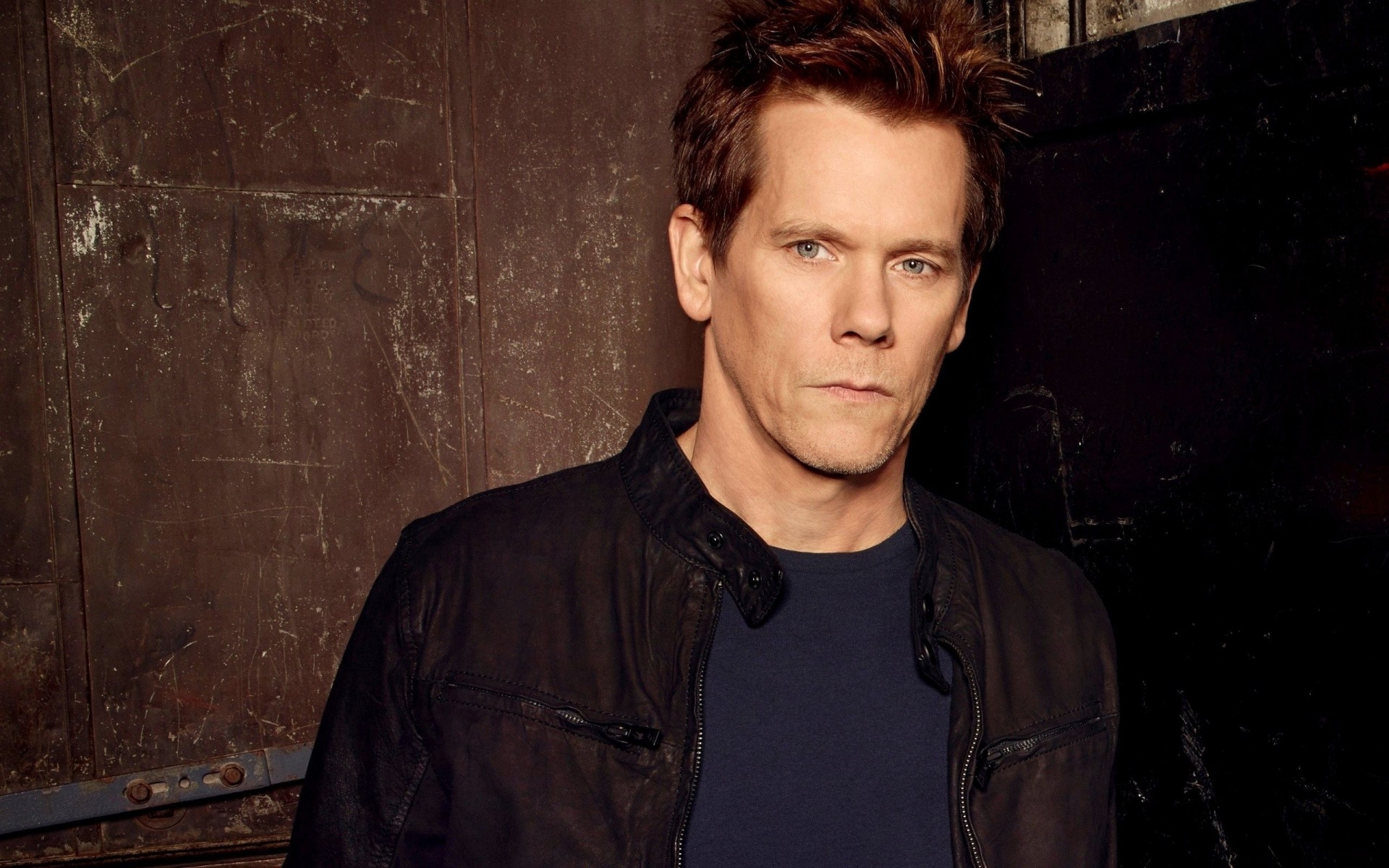 uomo attore kevin bacon