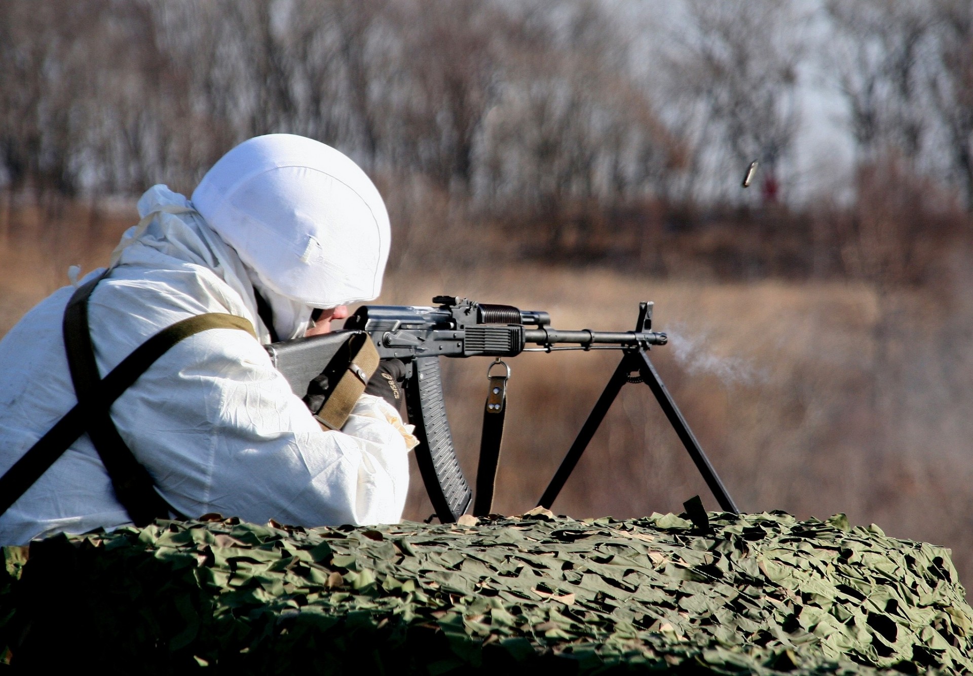 fusillade mitrailleuse arme soldats armée